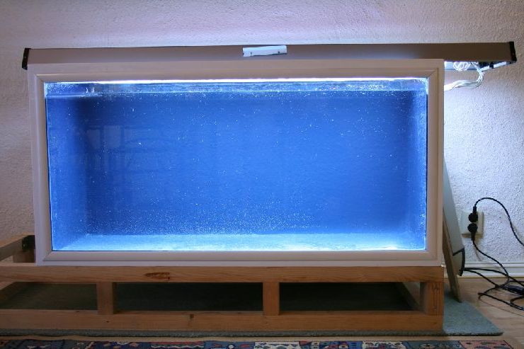 Готовый к использованию фанерный аквариум (илл. © Йон Олав Бьерндал)